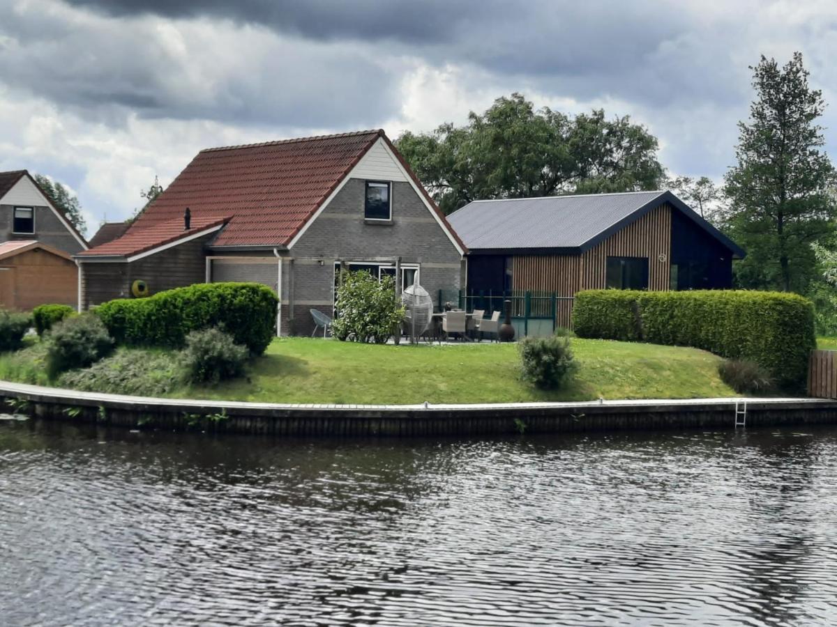 Waterhuis Friesland Oudwoude Bagian luar foto