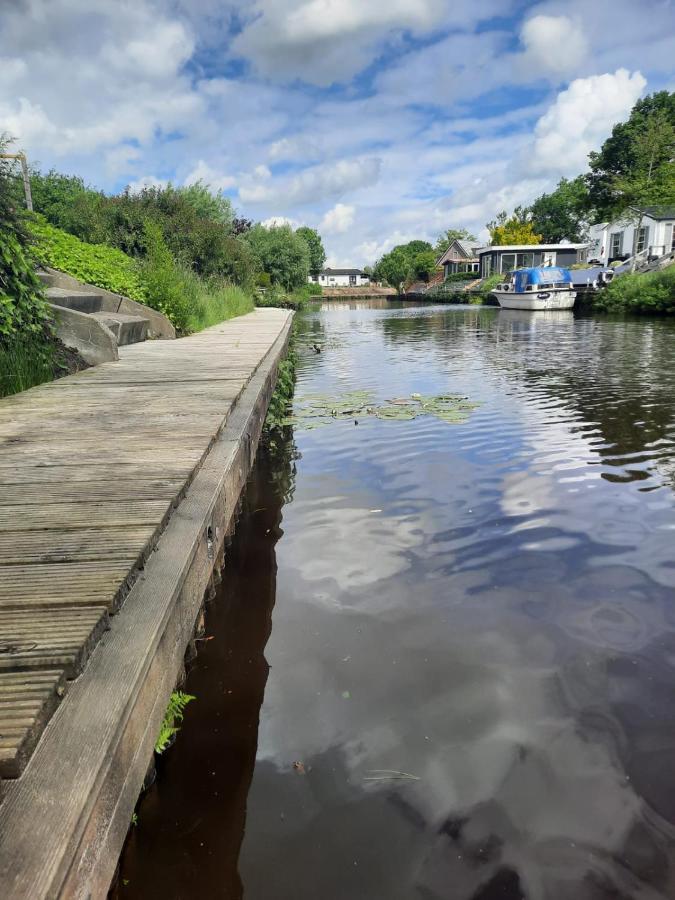 Waterhuis Friesland Oudwoude Bagian luar foto