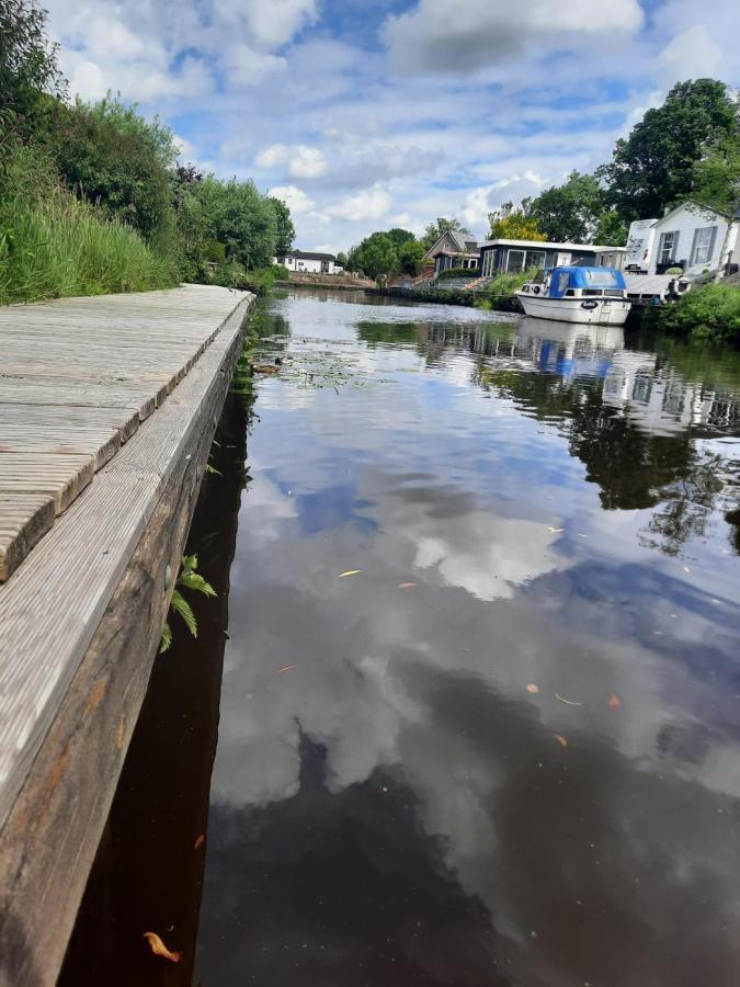 Waterhuis Friesland Oudwoude Bagian luar foto